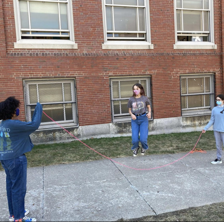 Hybrid students enjoy a wellness period outside for part of their day. (Source: Rachel Skerritt) 