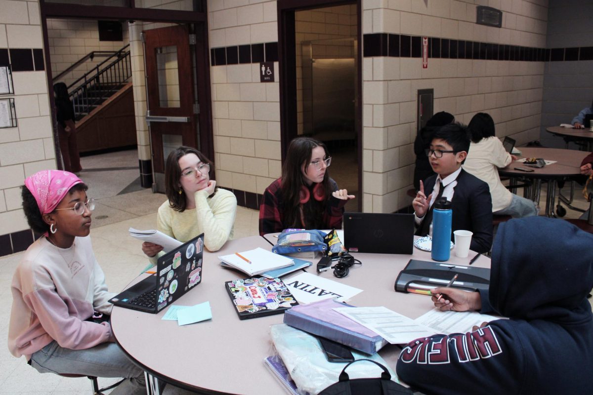 Underclassmen review Latin with student tutors before their calamitous midyear exam. (Source: Alan Zhao (IV))
