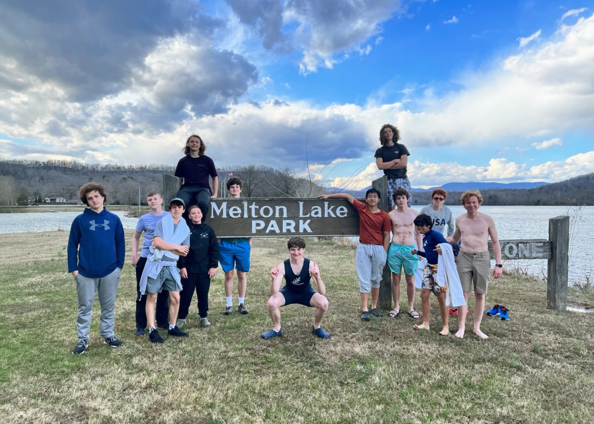 Boys' crew coasts their way to Tennessee for a crew intensive. (Source: Jialin Chen (I))