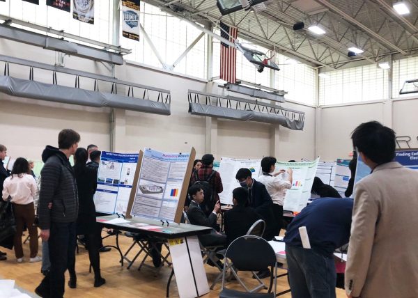 Students present their projects during Public Viewing. (Source: Olivia Chen (IV))