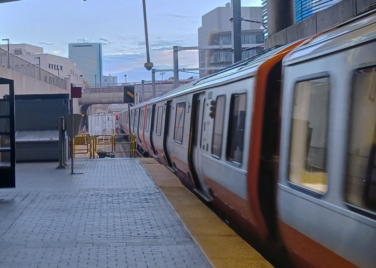 Orange Line train leaves station at a normal speed following the end of the Orange Line Project. (Source: Alex DeMaio (II))