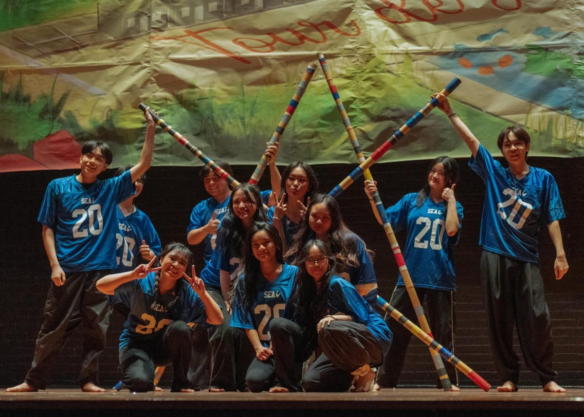 BLS S.E.A.L. performs tinikling at the annual Asian Night! (Source: Alex Le (II))