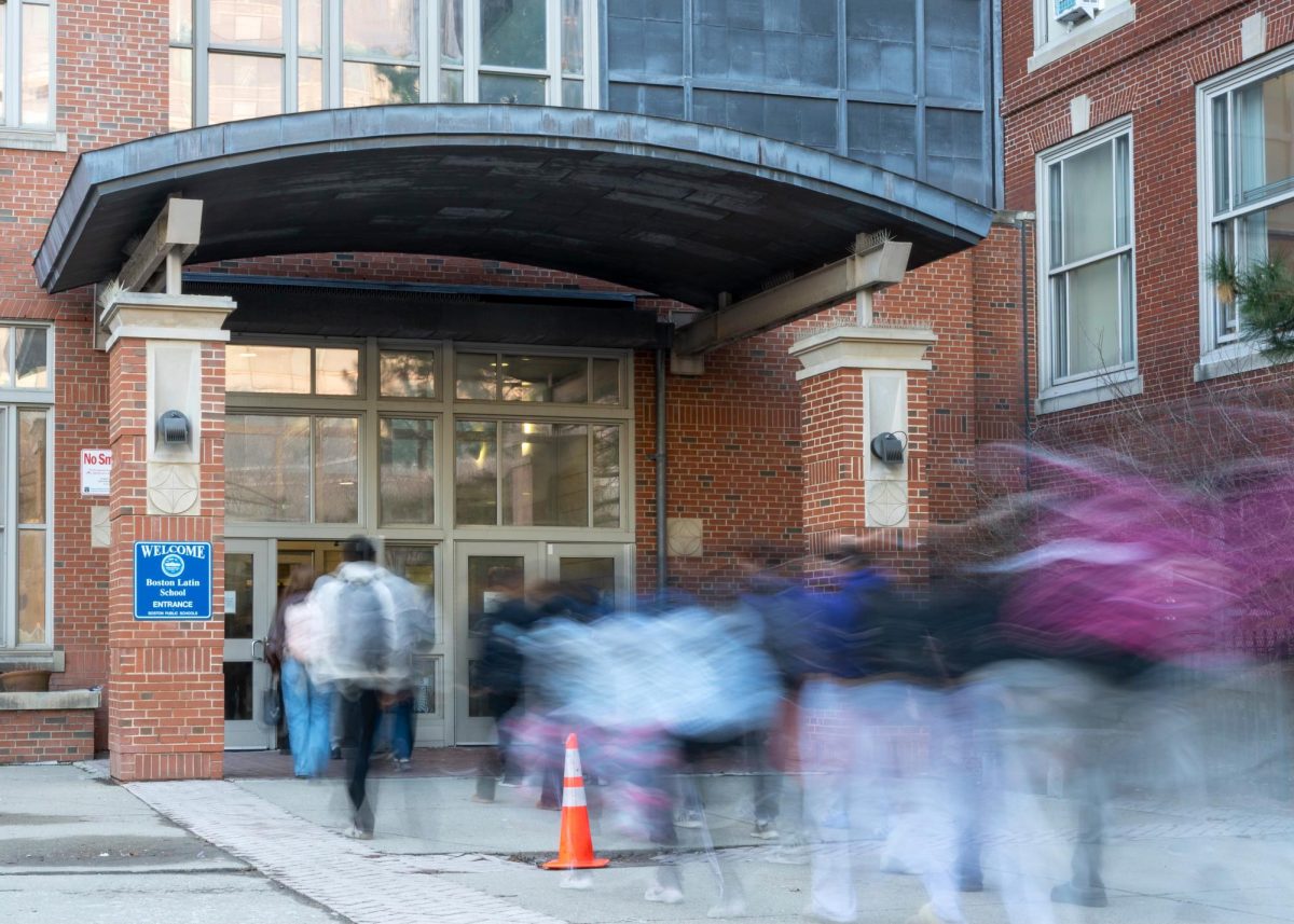 Current students get ready for another day at Boston Latin School. (Source: Kaiya Platt (IV))